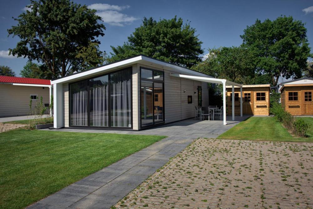 Recreatiepark Jachthaven De Veerstal Lathum - Luxe Chalet Экстерьер фото
