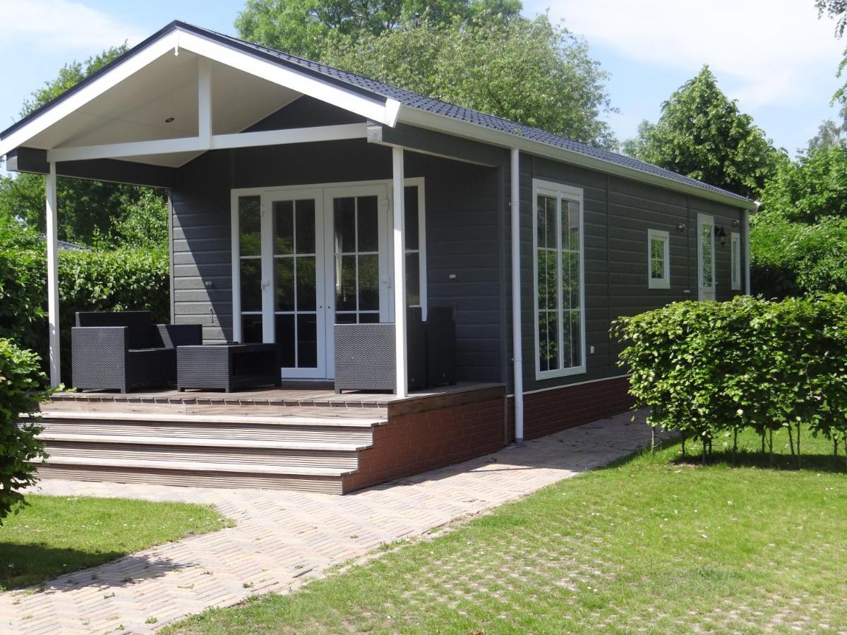 Recreatiepark Jachthaven De Veerstal Lathum - Luxe Chalet Экстерьер фото