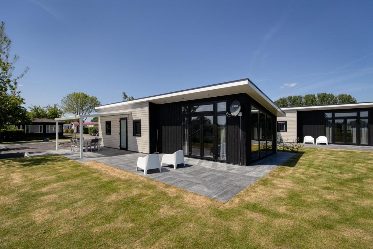 Recreatiepark Jachthaven De Veerstal Lathum - Luxe Chalet Экстерьер фото