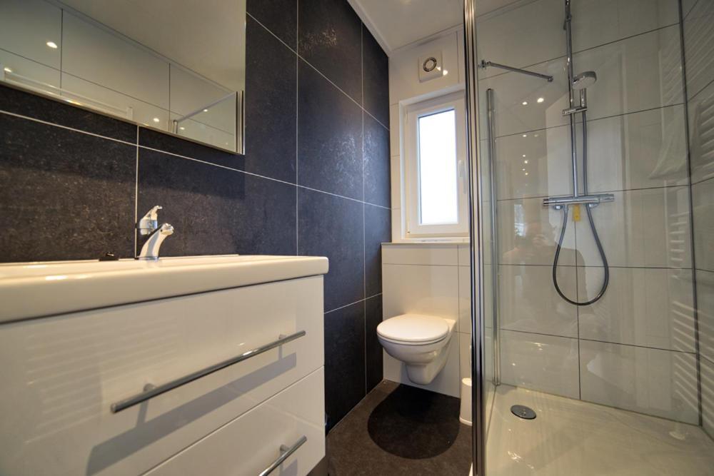 Recreatiepark Jachthaven De Veerstal Lathum - Luxe Chalet Экстерьер фото