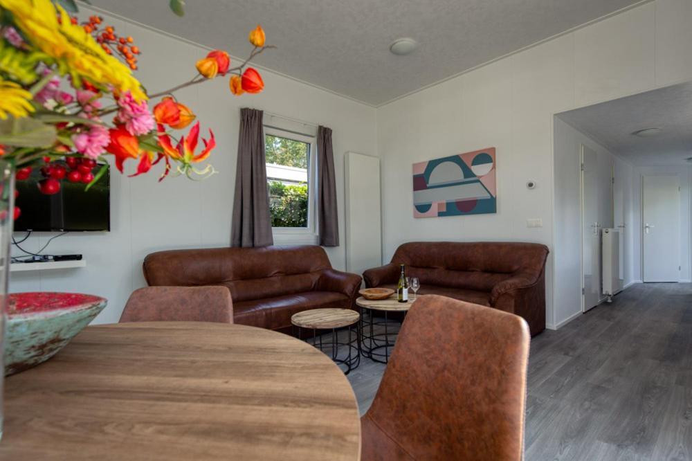 Recreatiepark Jachthaven De Veerstal Lathum - Luxe Chalet Экстерьер фото