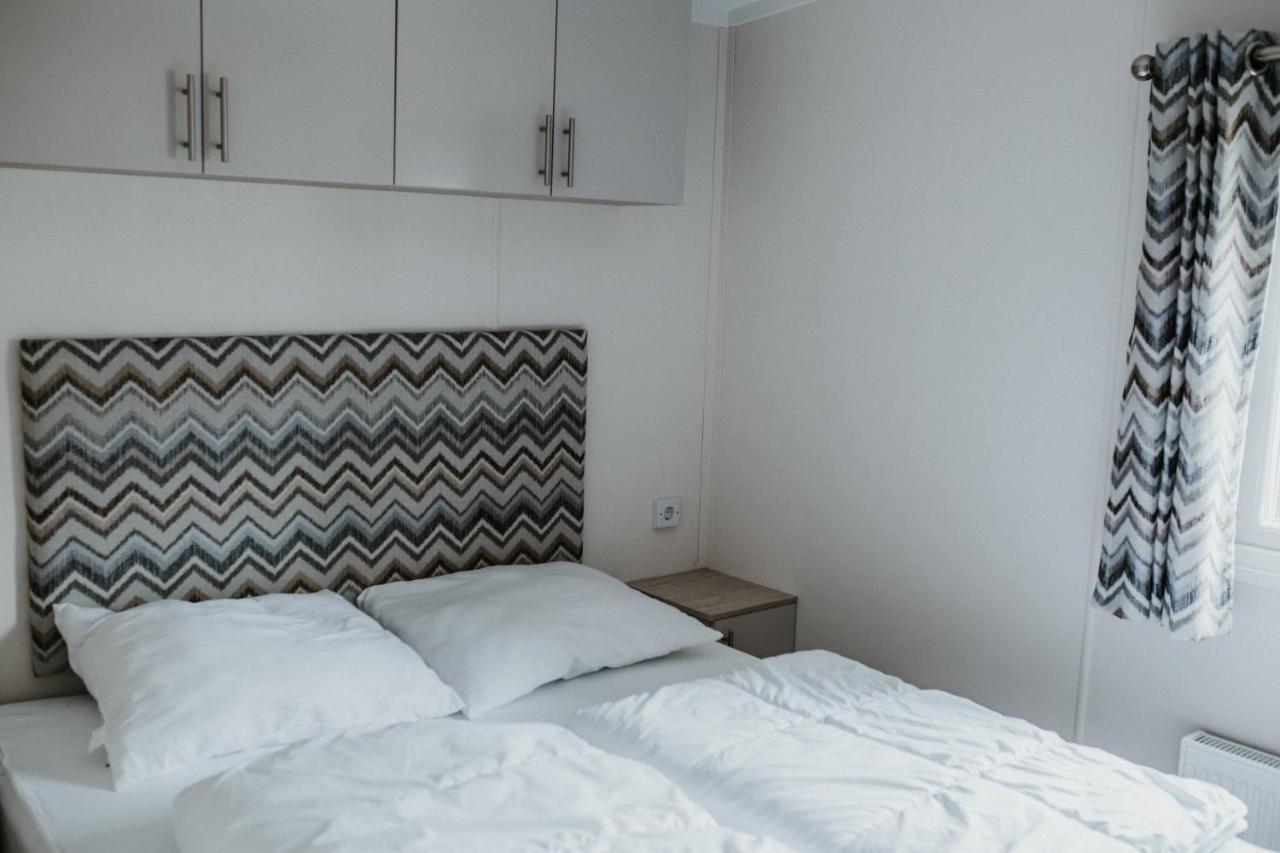 Recreatiepark Jachthaven De Veerstal Lathum - Luxe Chalet Экстерьер фото