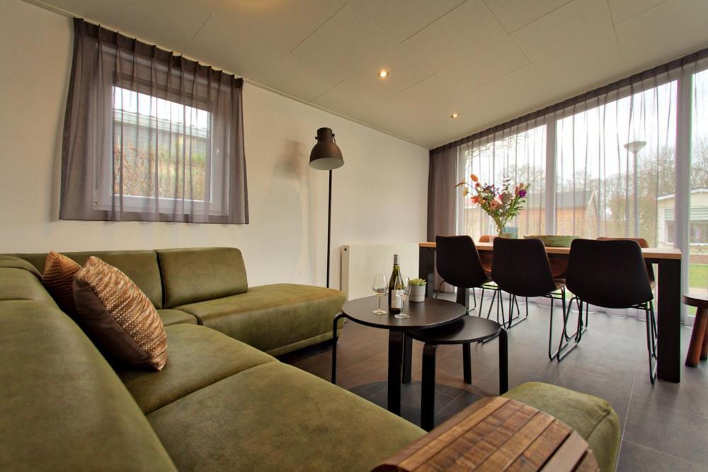 Recreatiepark Jachthaven De Veerstal Lathum - Luxe Chalet Экстерьер фото