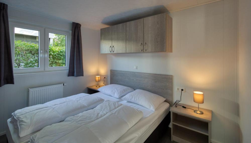 Recreatiepark Jachthaven De Veerstal Lathum - Luxe Chalet Экстерьер фото