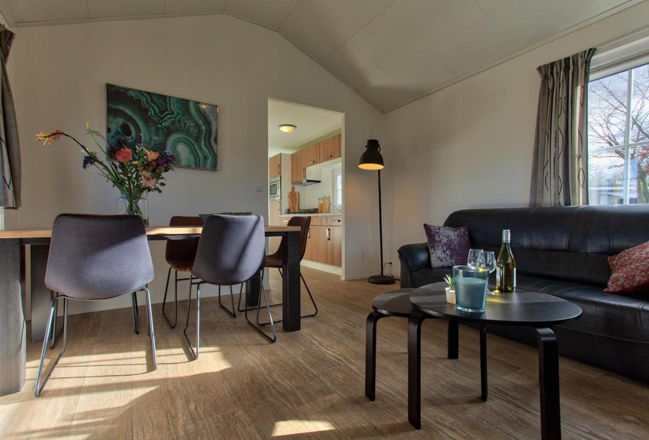Recreatiepark Jachthaven De Veerstal Lathum - Luxe Chalet Экстерьер фото
