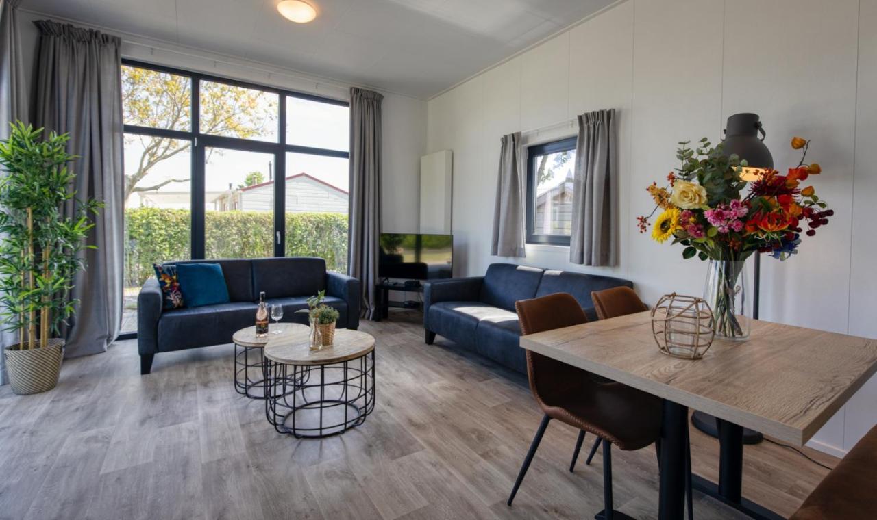 Recreatiepark Jachthaven De Veerstal Lathum - Luxe Chalet Экстерьер фото