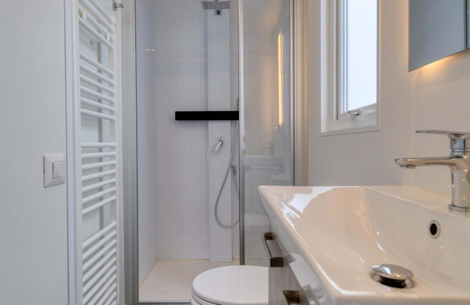 Recreatiepark Jachthaven De Veerstal Lathum - Luxe Chalet Экстерьер фото
