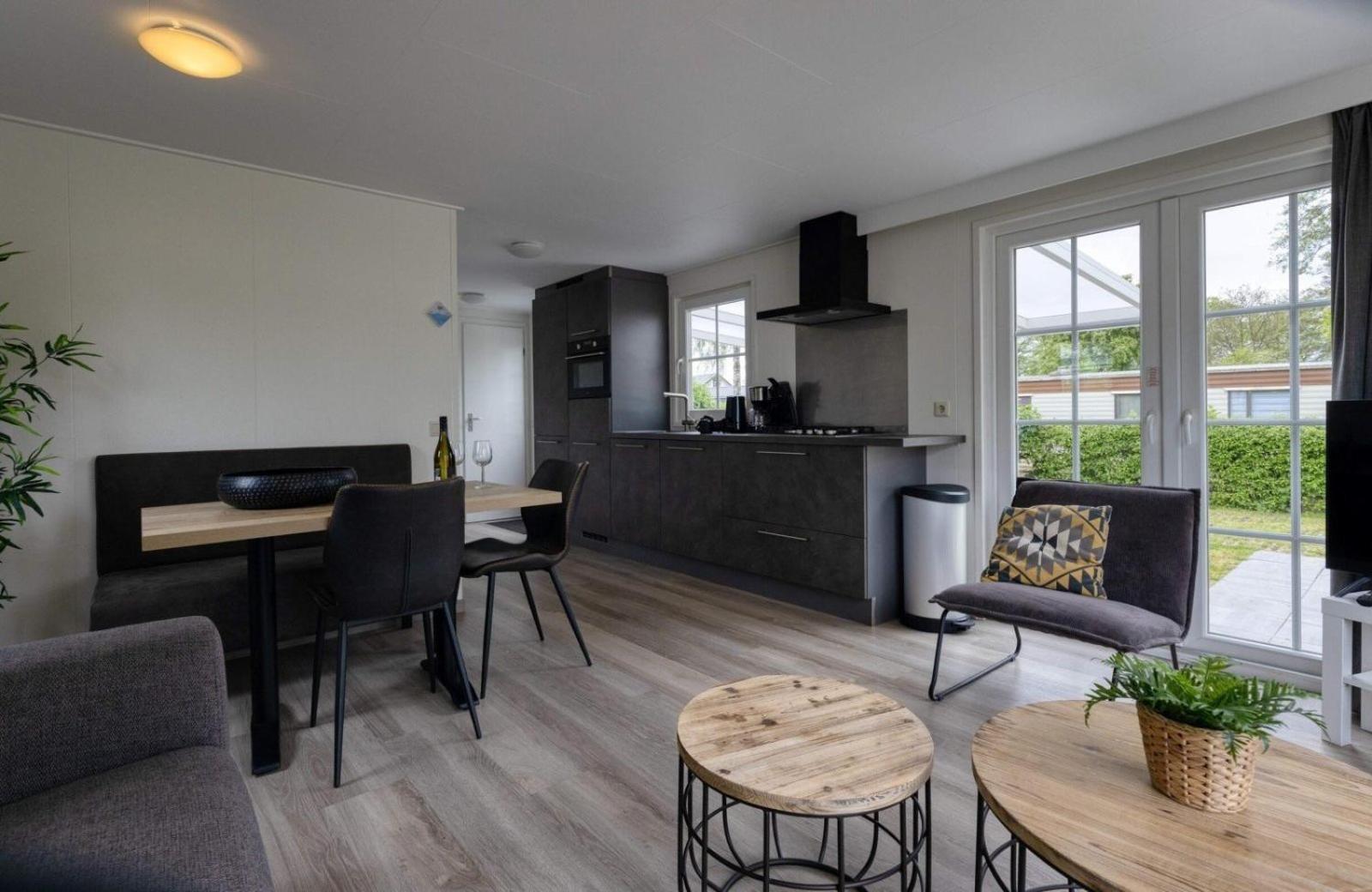 Recreatiepark Jachthaven De Veerstal Lathum - Luxe Chalet Экстерьер фото